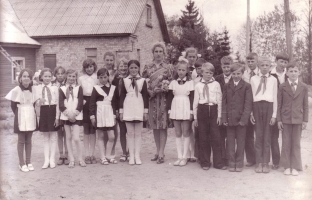 Korkozyszki-szkola-1978.jpg